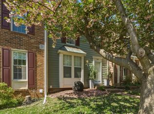 1490 Autumn Ridge Cir, Reston, VA 20194