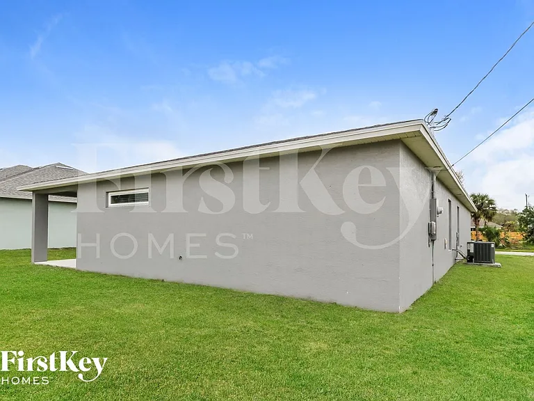 1257 SW Century Ave — Photo 15