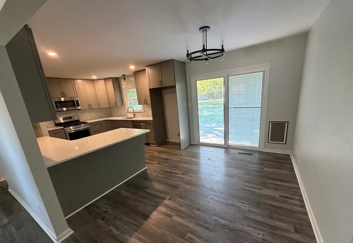 3 bed, 1172 sqft, $2,000 — Photo 4