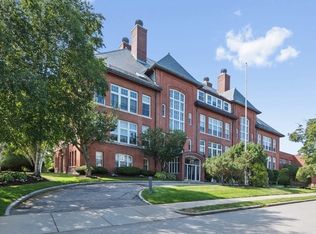 51 Pettee St APT 36, Newton, MA 02464