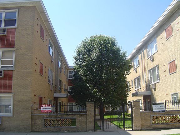 2nd image of 3201 W Berwyn Ave APT 2S