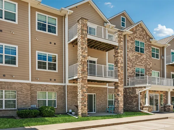 8350 Ep True Pkwy Unit 2104, West Des Moines, IA 50266