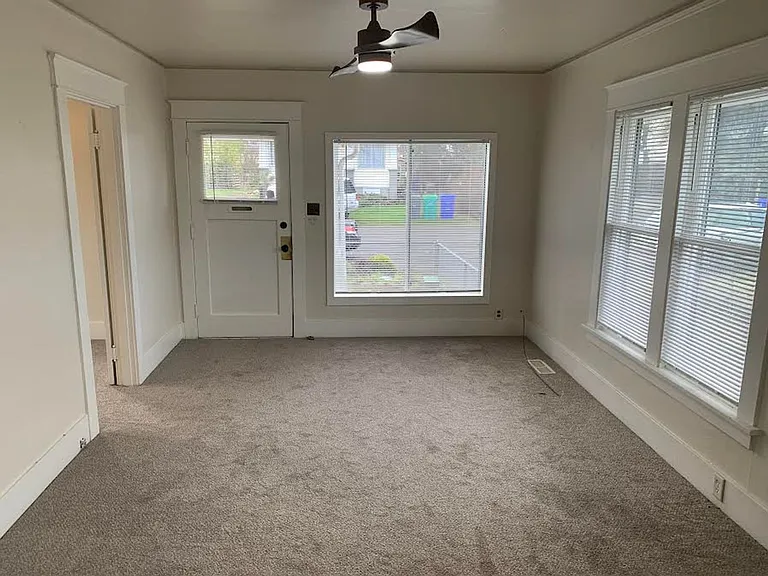8303 SE Alder St — Photo 6
