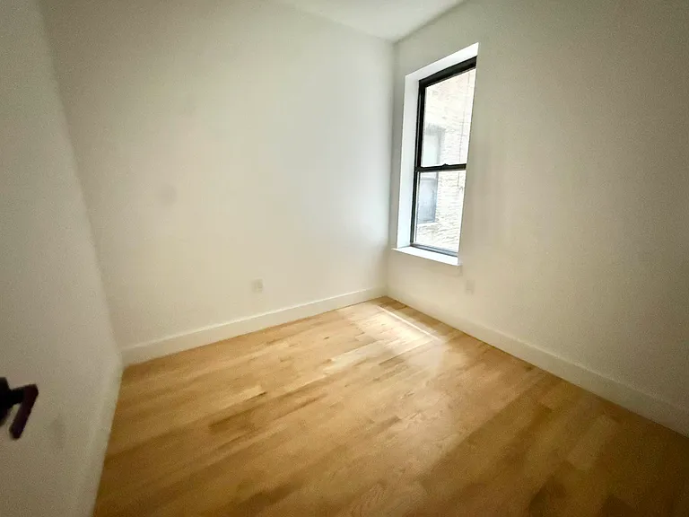 1518 Jefferson Ave #1R — Photo 8