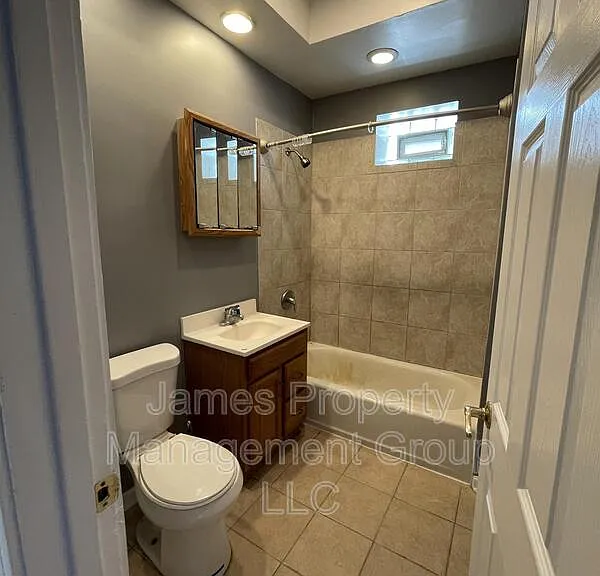 2524 W Cortez St #1R — Photo 6