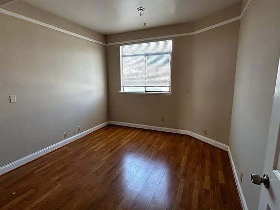 5th image of 806 45th Ave Floor 3