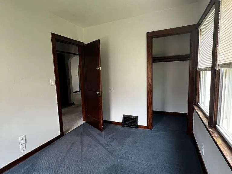 1455 W 12th St — Photo 11