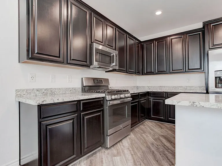 7106 Calvert Cliffs St — Photo 13