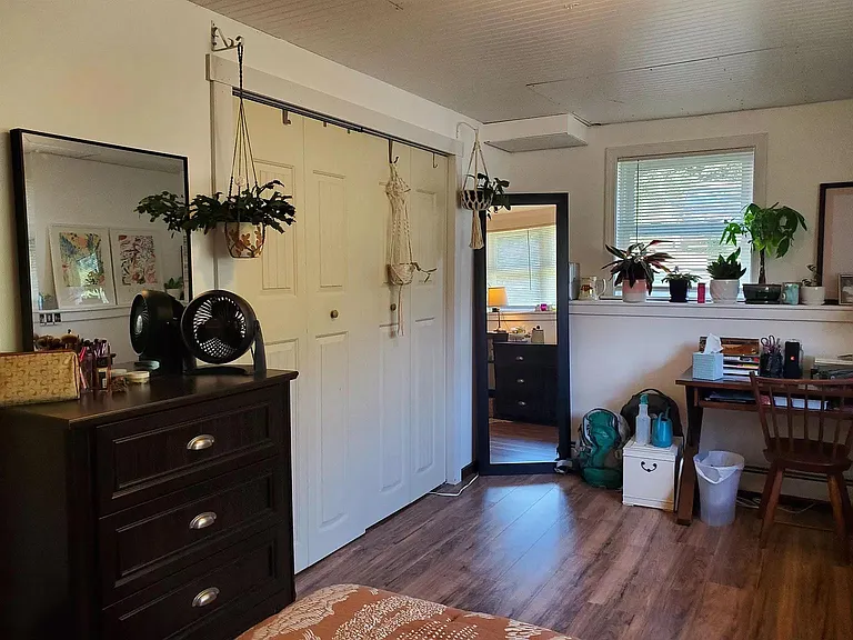 331 N Main St — Photo 10
