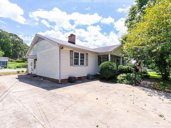 2nd image of 4838 Greenwood Dr