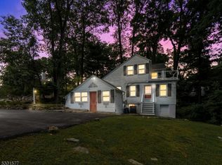 30 Woodbine Ter, Sparta, NJ 07871