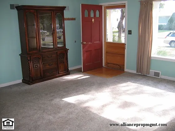411 S 14th Ave — Photo 8