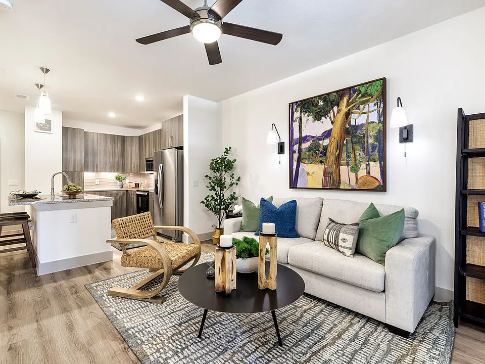 Avelyn Manor apartments community photo