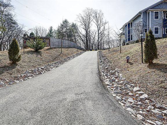 2nd image of 8243 Little River Tpke
