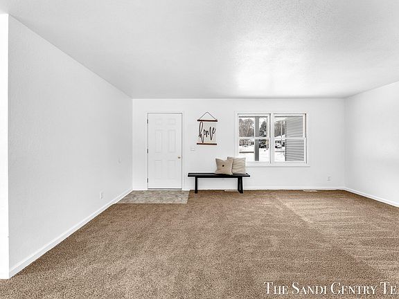 3rd image of 2020 White Lake Dr