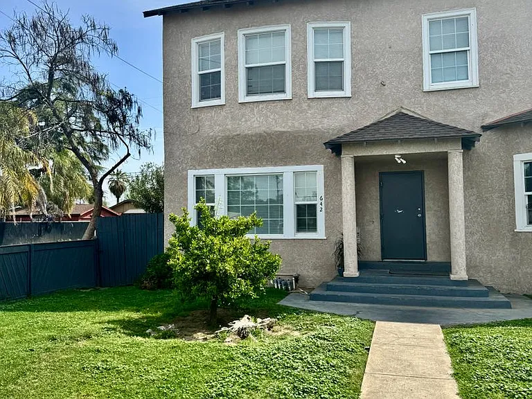 642 N Thorne Ave — Photo 2