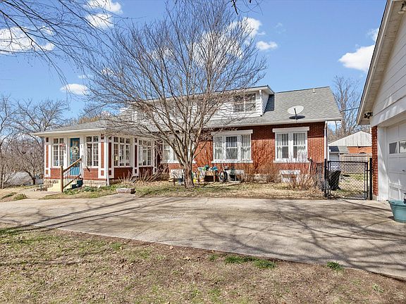 4th image of 5 Riverside Dr