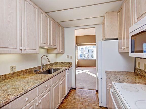 4th image of 2821 2nd Ave Unit 1204