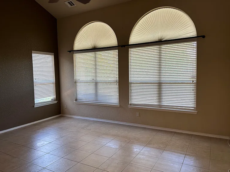 6207 Palmetto Way — Photo 8