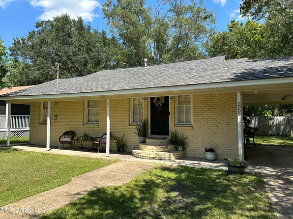 2006 10th St, Pascagoula, MS 39567