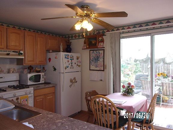 3rd image of 2025 Westview Ln