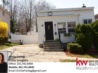 660 Day Ave, Ridgefield, NJ 07657