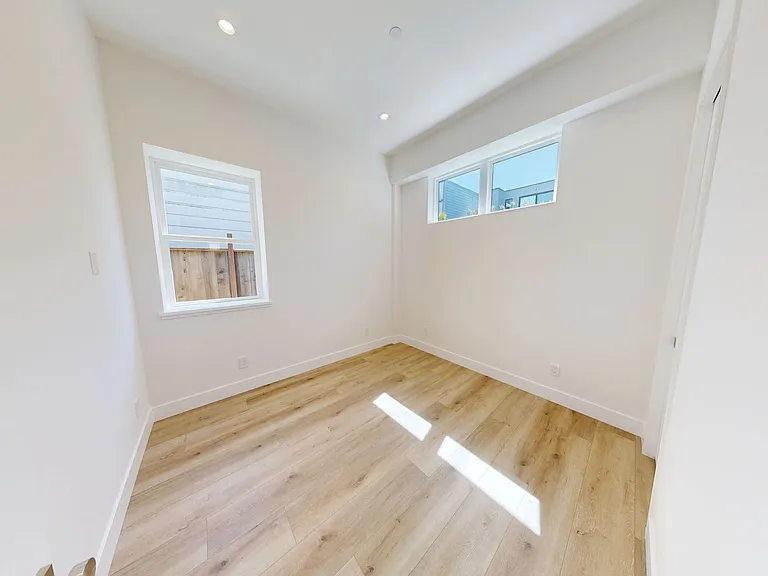 2952 Folsom St — Photo 13