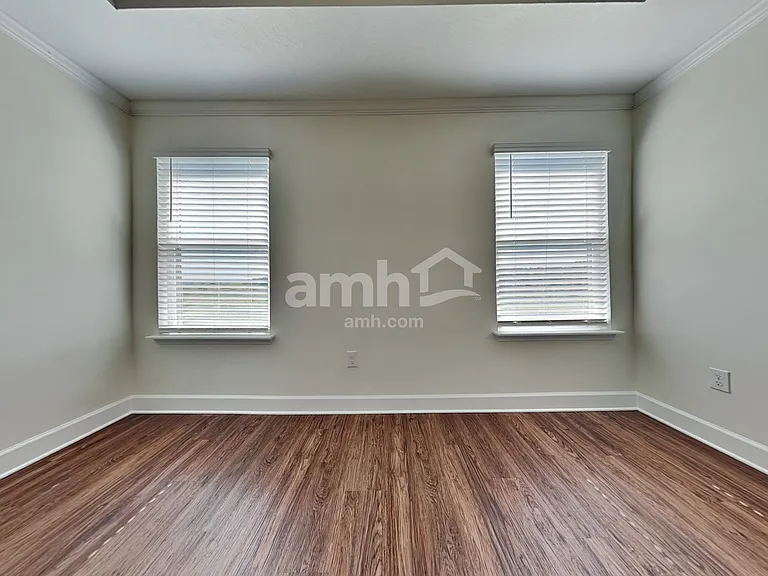 1005 Walden Pond Dr — Photo 9