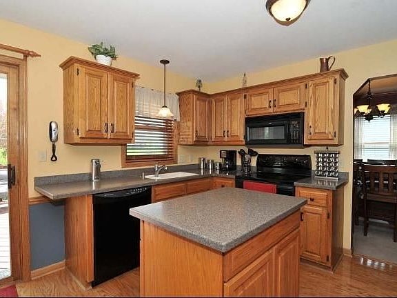 4th image of W210N16570 Glencoe Ln