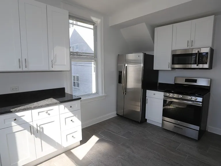 3316 N Southport Ave #2 — Photo 3