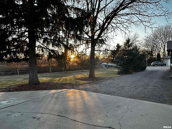 3rd image of 2068 New Lake Rd