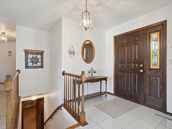 5th image of 2445 Clarke Crest Dr
