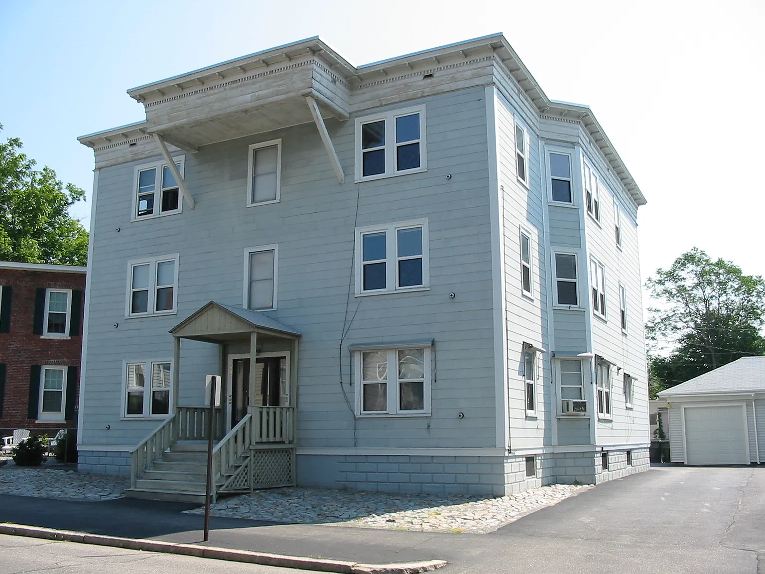 1 bed, 1025 sqft, $1,350 — Photo 1