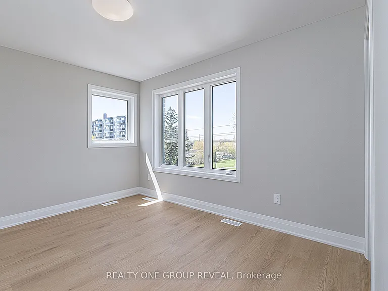 223 Grenfell St #3 — Photo 11