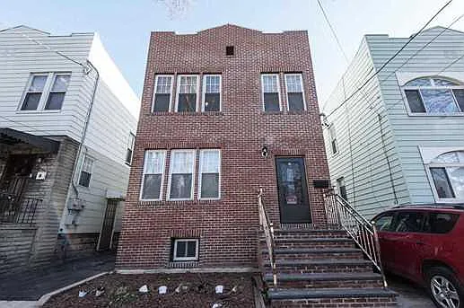 18 Terrace Ave #2 — Photo 1