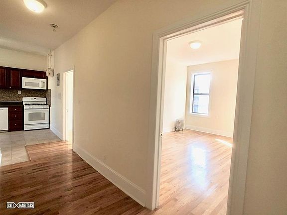 5th image of 219 Audubon Ave APT 6F