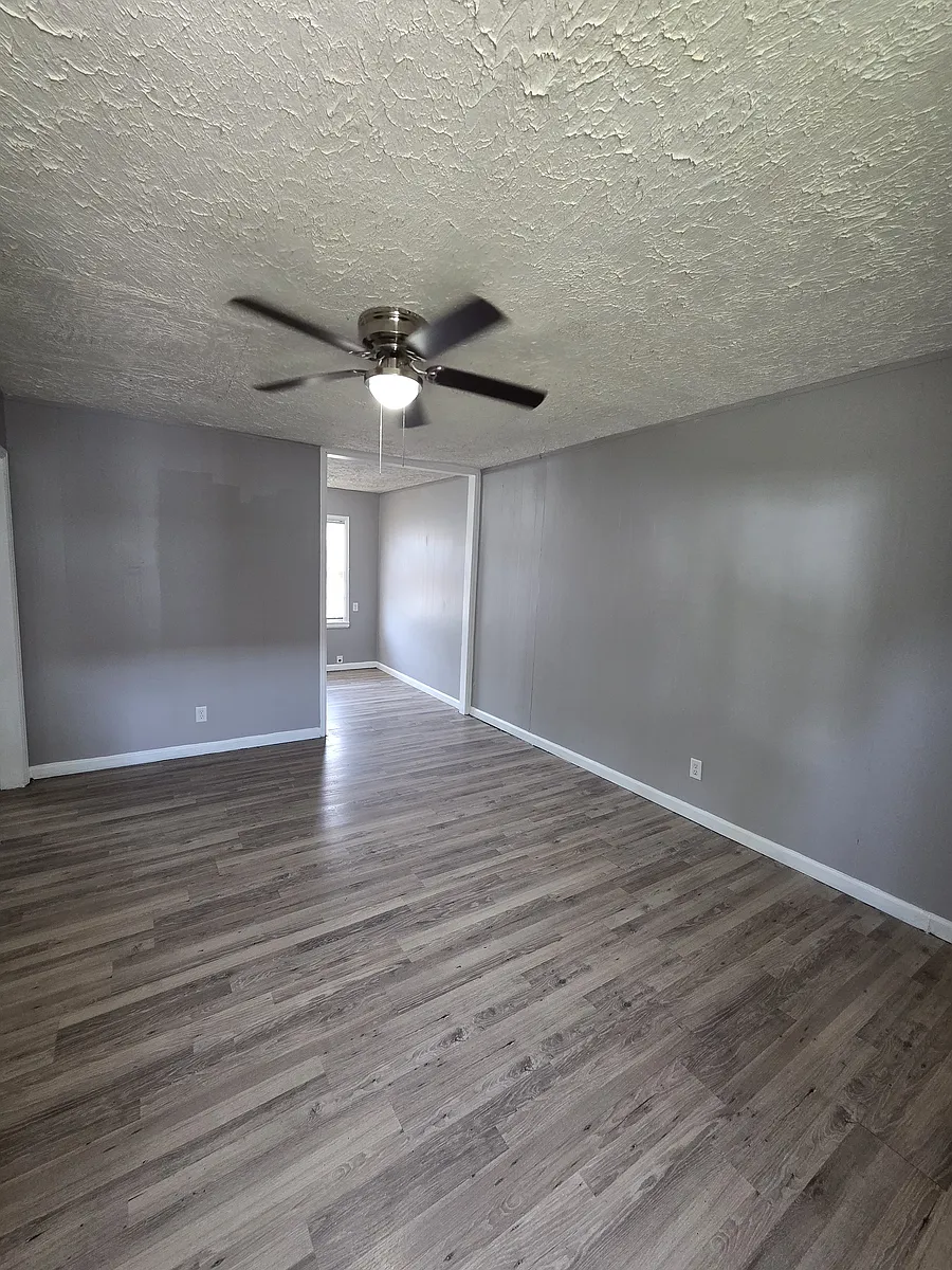 Building Photo - 918 S Hiram Ave #2