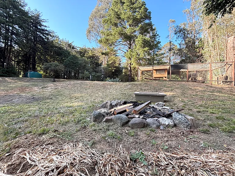 221 Gillette Rd — Photo 33