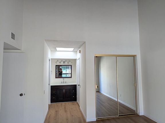 4th image of 1655 Greenfield Ave APT 26