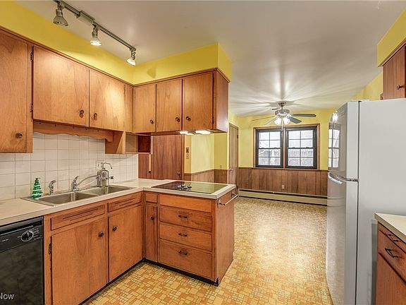 5th image of 361 Crescent Dr