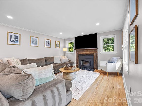 5th image of 4310 Craig Ave