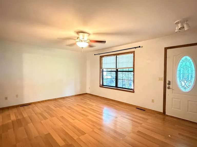 2622 Camelot Ct — Photo 2