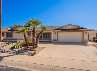 10514 W Willowcreek Cir, Sun City, AZ 85373