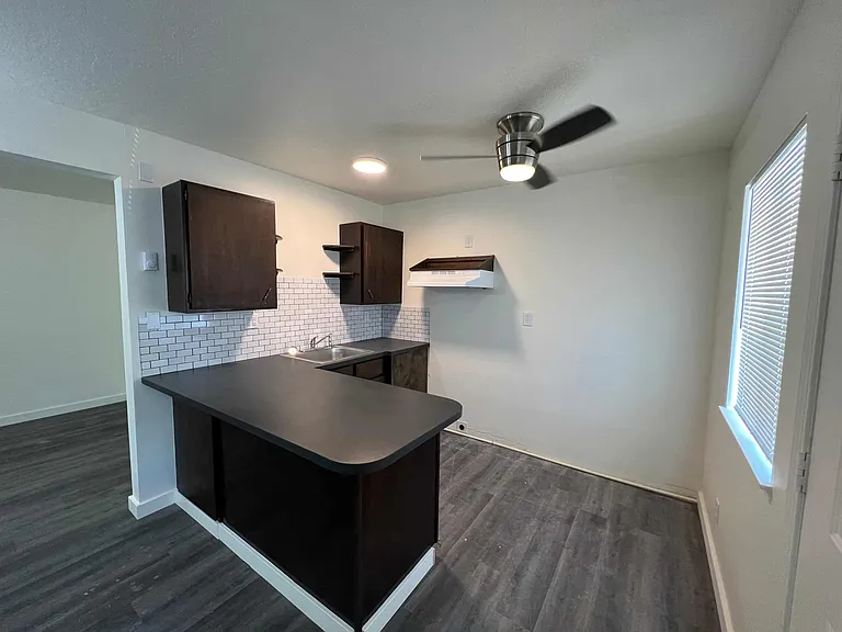 Studio West Apartments — Photo 30