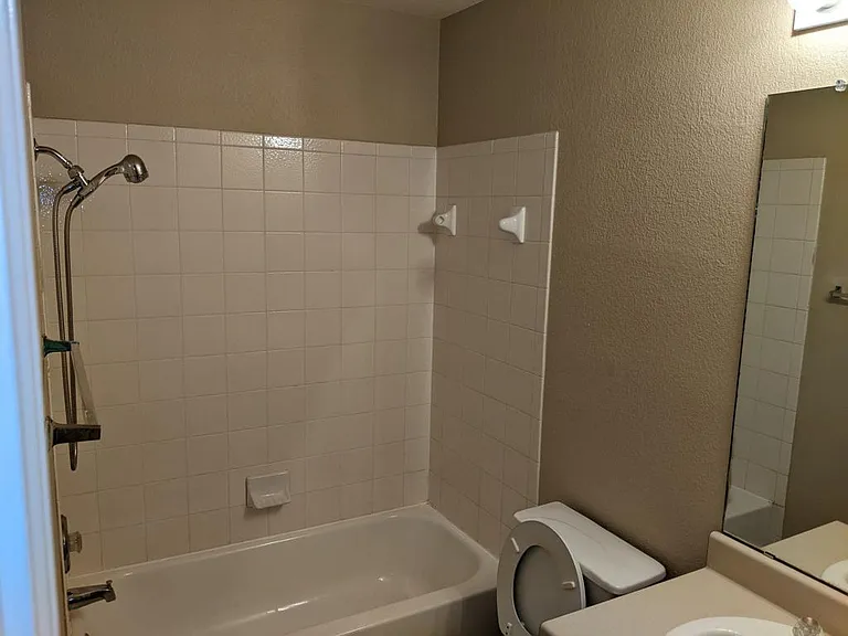 13908 Harris Ridge Blvd #B — Photo 12