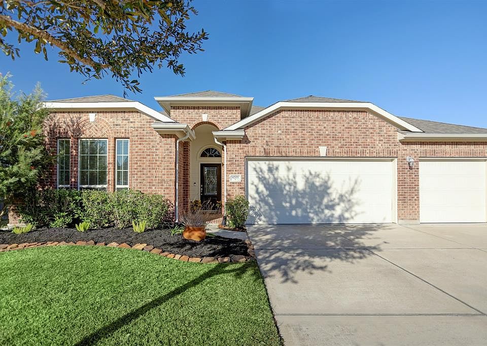 1st image of 6703 Douglas Spur Ct