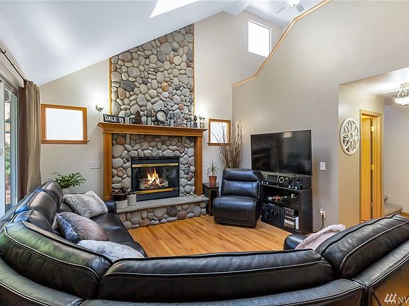 5th image of 1902 80th Ave NE