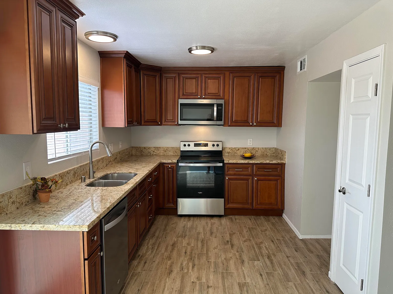 Great Rental for 2 bedroom and 1 bath In Highland. — Photo 2