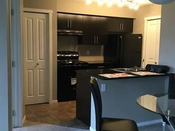 5816 Mullen Pl NW #1A, Edmonton, AB T6R 0W3