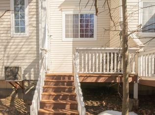 254 W Treehouse Ln, Round Lake, IL 60073